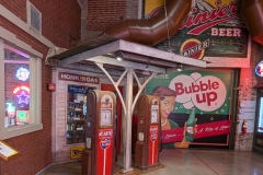 Atlantic Gas Station display with clockface Wayne 866 pumps