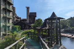 Path along lake side of Mohonk Mountain House