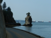 Siwash Rock, Seawall Trail